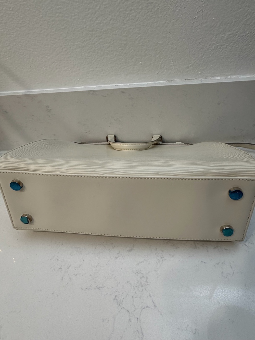 Louise Vuitton Epi Leather Soufflot MM Tote - Ivory / Off White - Picture 9 of 11